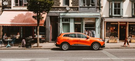 De SUV heeft alles in zich wat in een stad niet thuishoort.